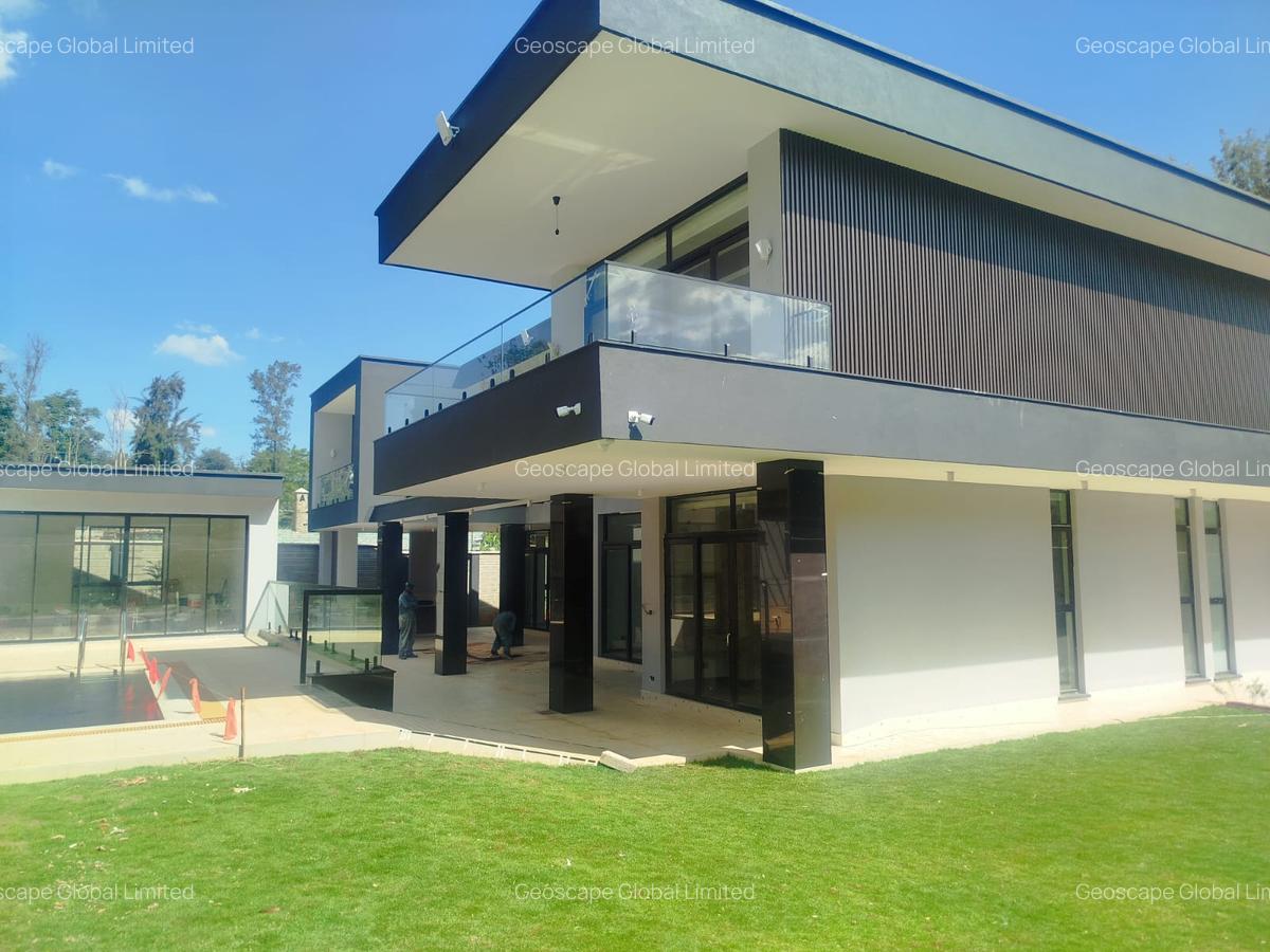 5 Bed House with En Suite in Nyari - 1