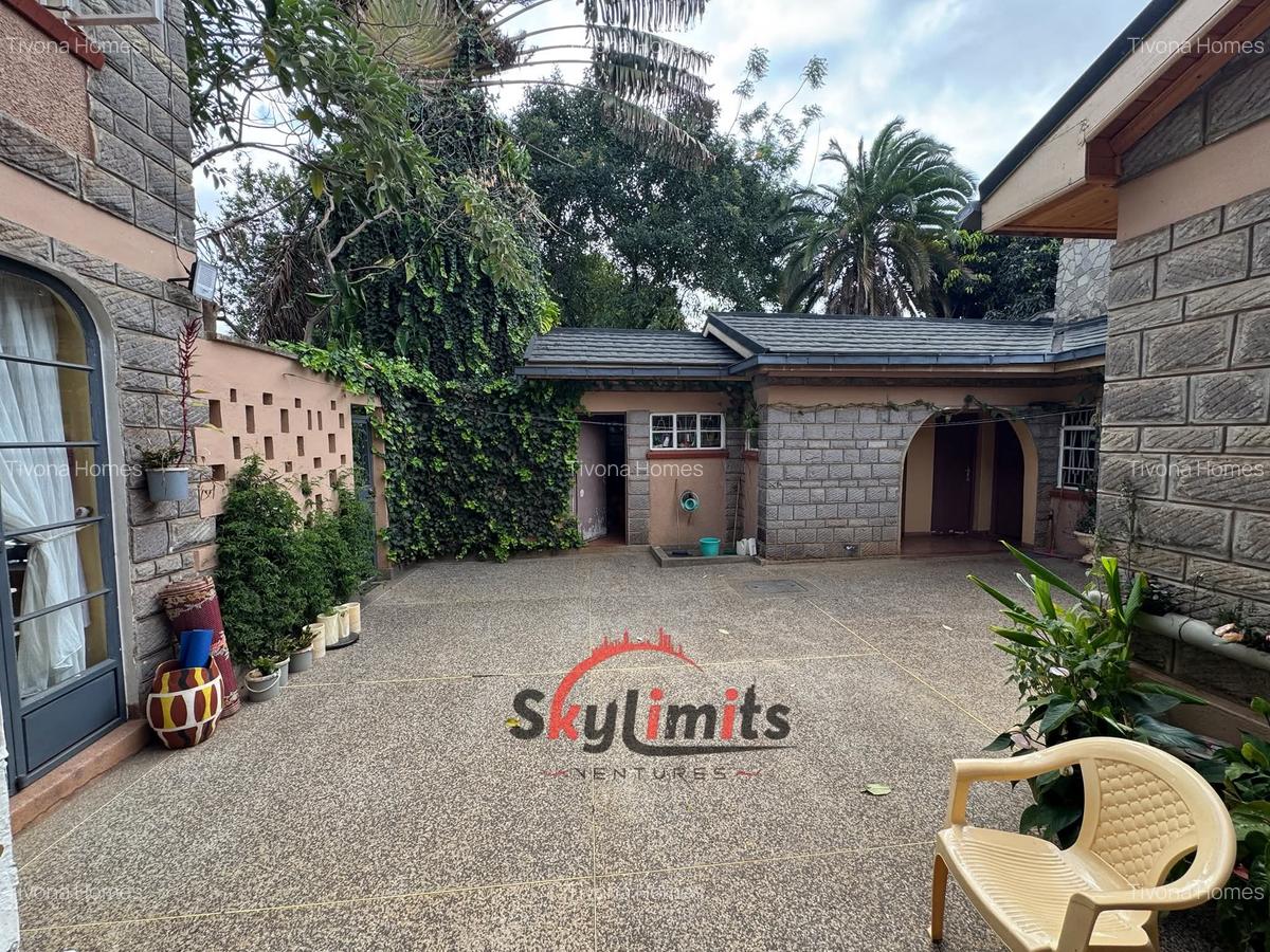 4 Bed House with En Suite in Runda - 1