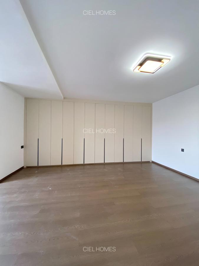 4 Bed Apartment with En Suite at Chania Avenue - 17