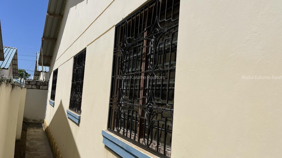 2 Bed House with En Suite at Bamburi - 6