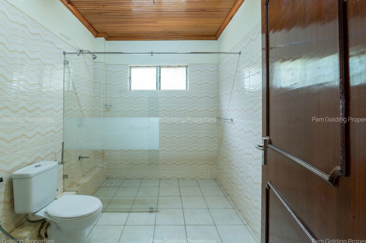 5 Bed Townhouse with En Suite at Ring Road - 19