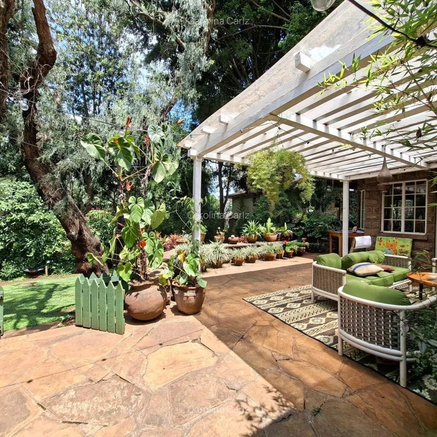 3 Bed House with En Suite at Kyuna - 2