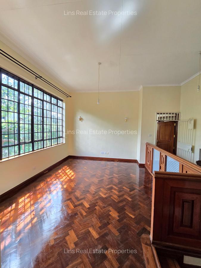 4 Bed House with En Suite in Runda - 12