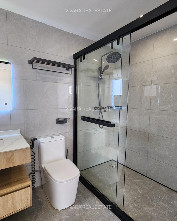 Serviced 3 Bed Apartment with En Suite at Riverside - 12