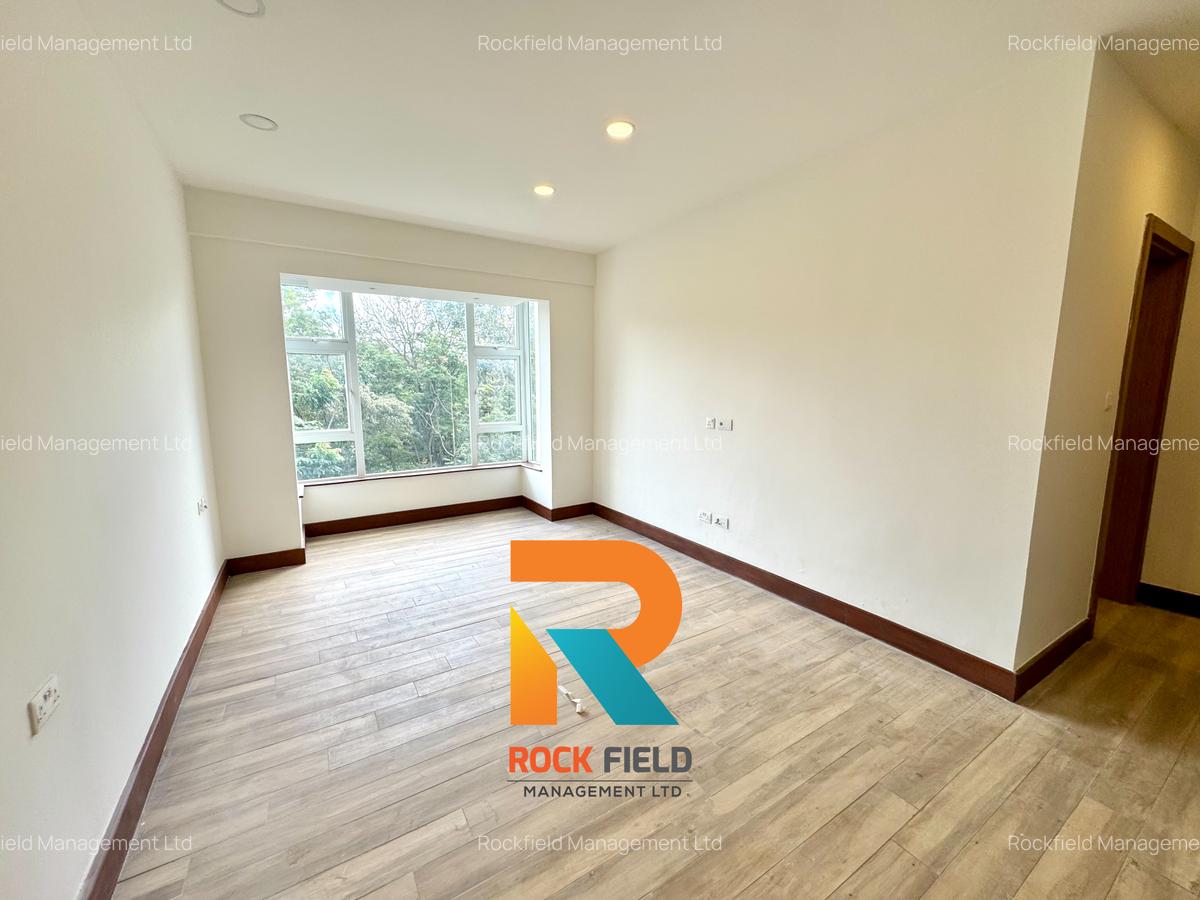 2 Bed Apartment with En Suite in Parklands - 11