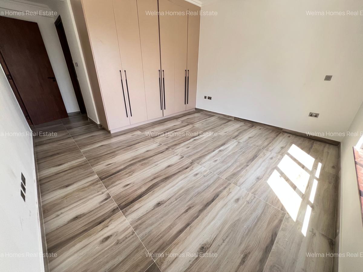 2 Bed Apartment with En Suite at Brookside - 12