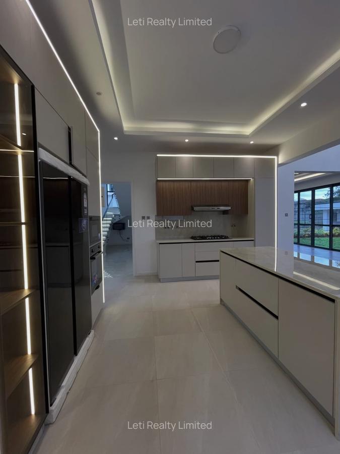 5 Bed Townhouse with En Suite in Lavington - 8