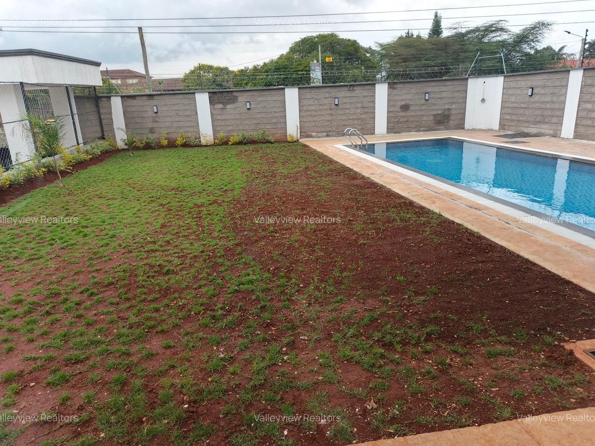 5 Bed Townhouse with En Suite at Lavington - 20