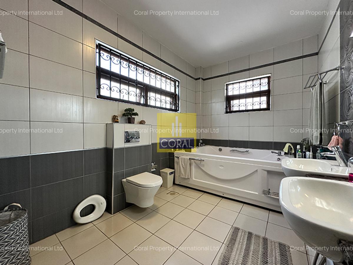 4 Bed Apartment in Parklands - 14