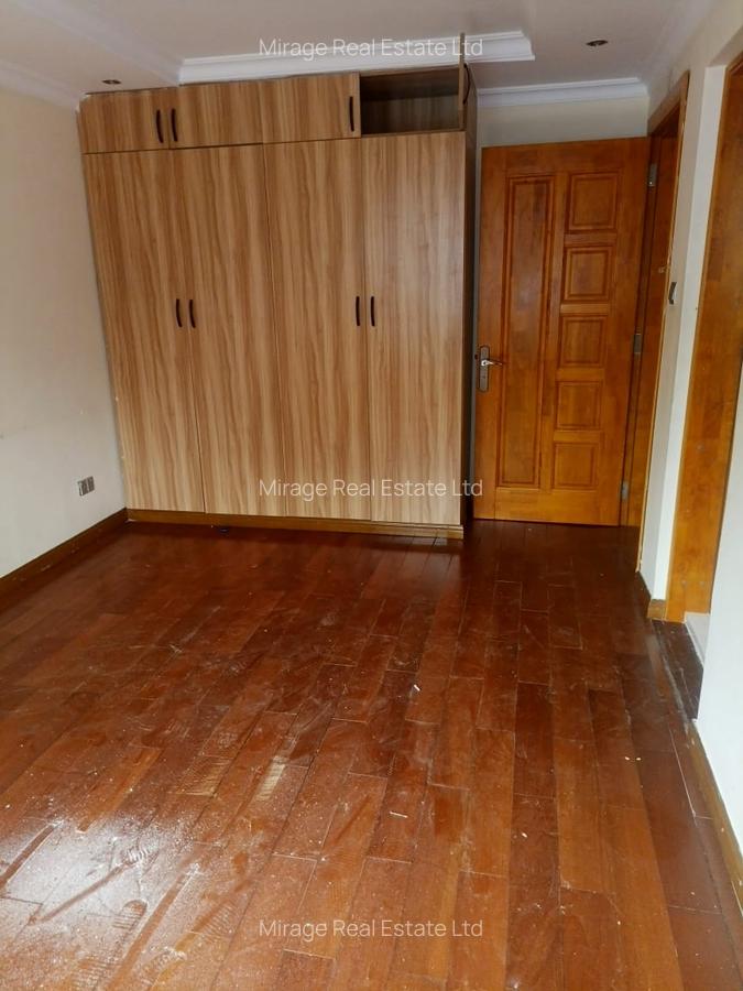 4 Bed Villa with En Suite in Lavington - 10