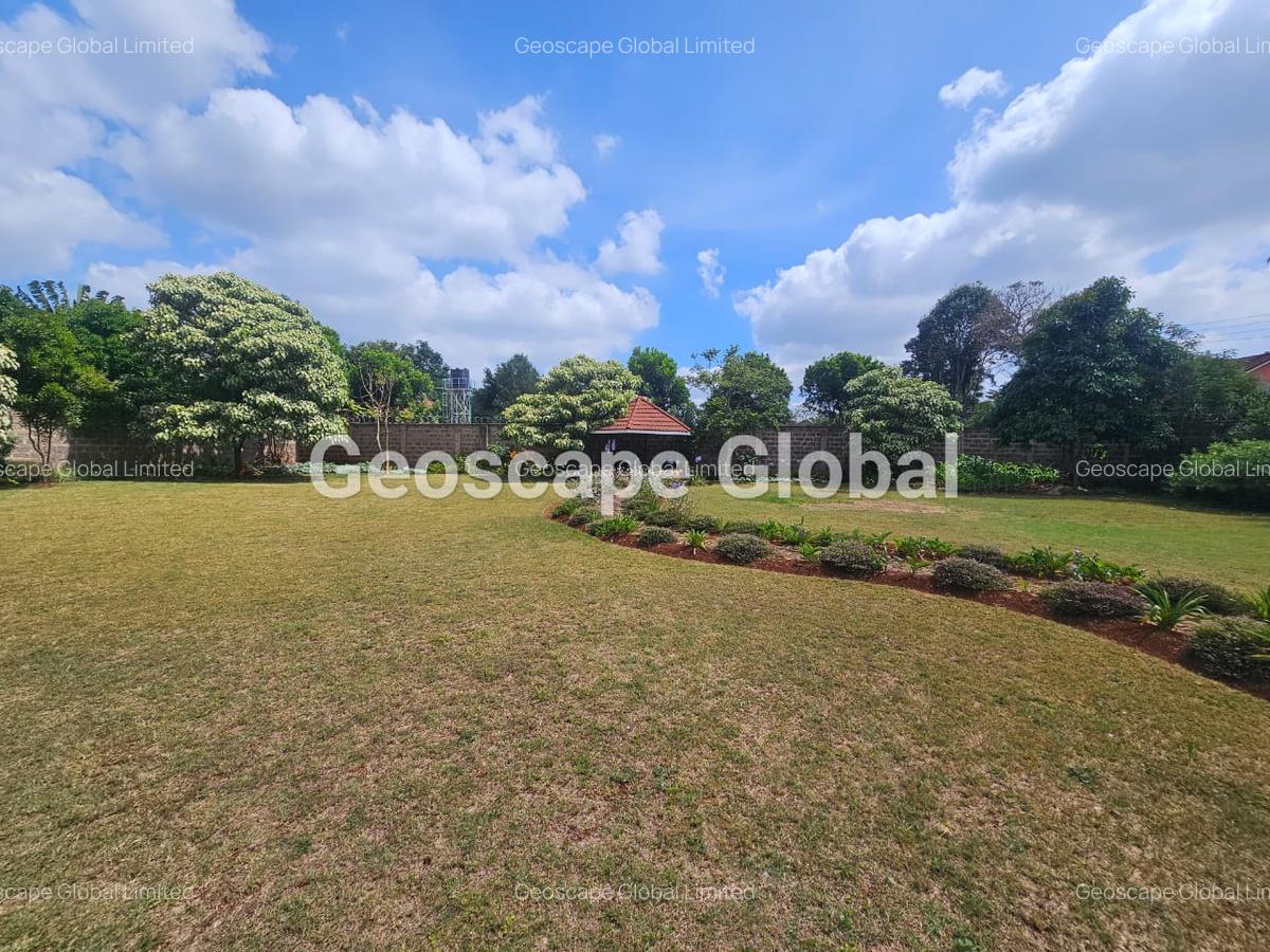 5 Bed House with En Suite in Runda - 16