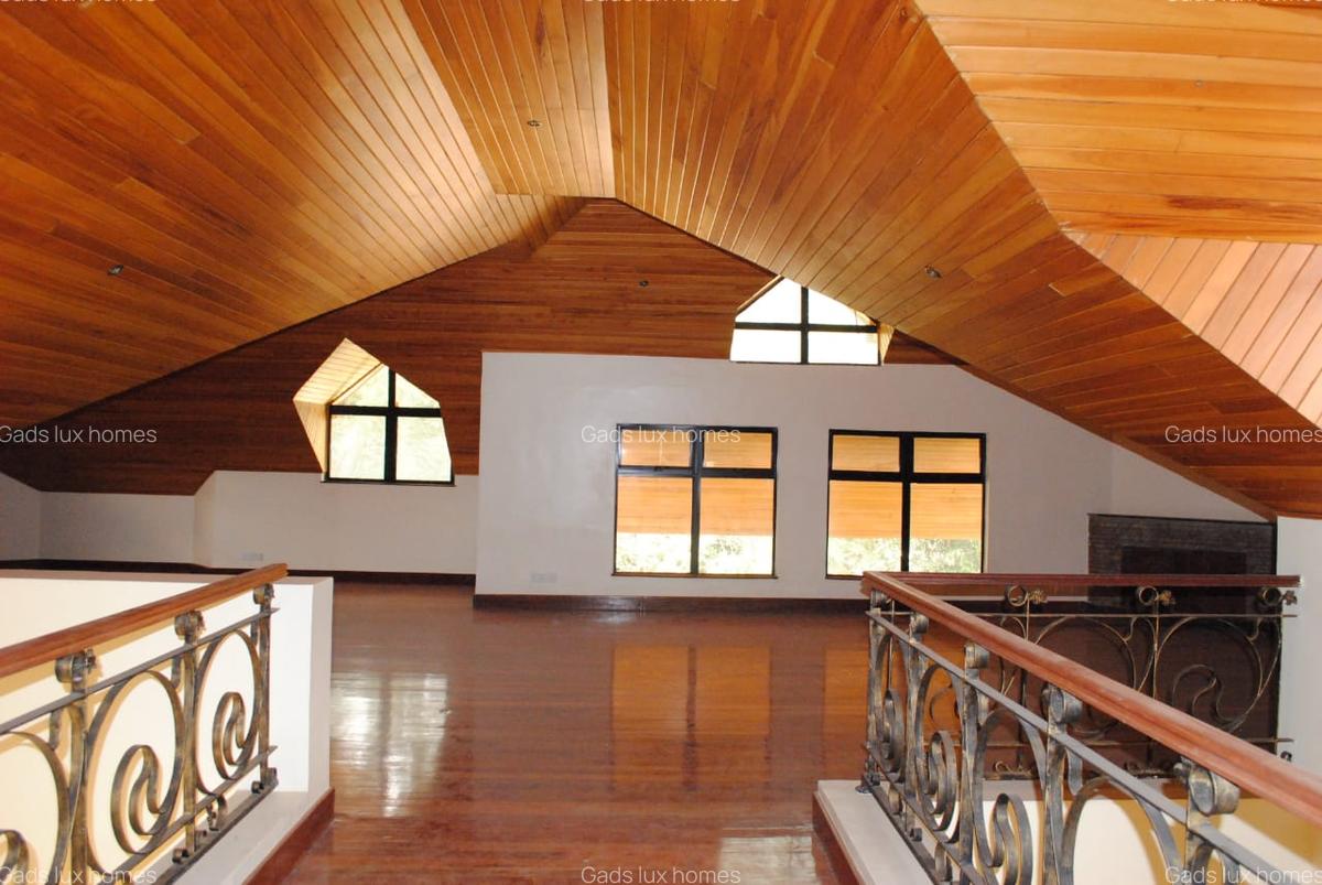 5 Bed Villa with En Suite at Lavington - 13