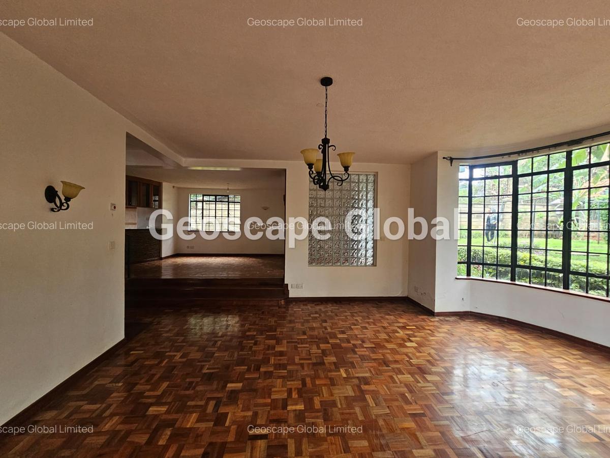 5 Bed House with En Suite in Lavington - 7