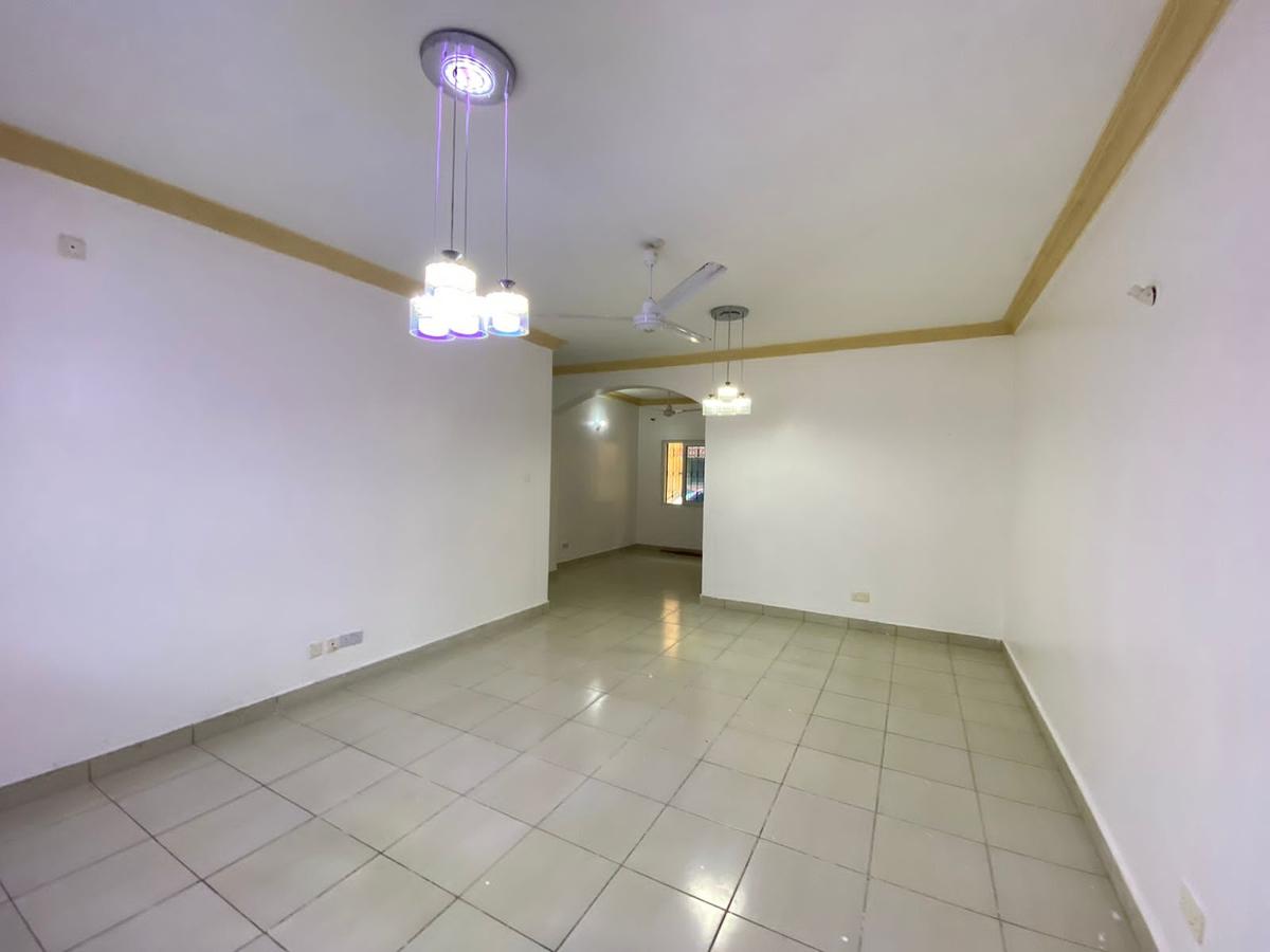 3 Bed Apartment with En Suite at Beach Road - 12