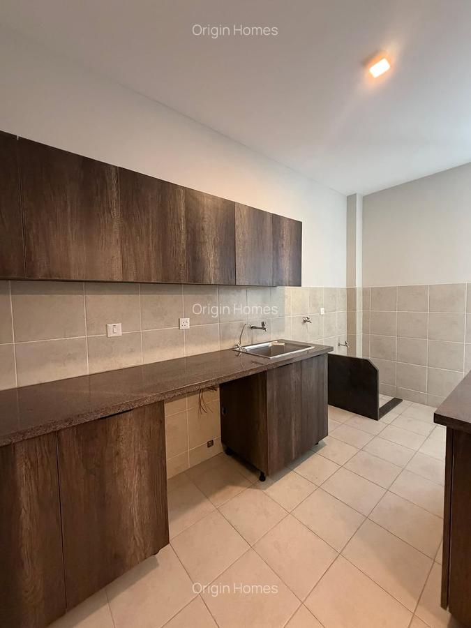 3 Bed Apartment with En Suite at Riverside Drive - 16