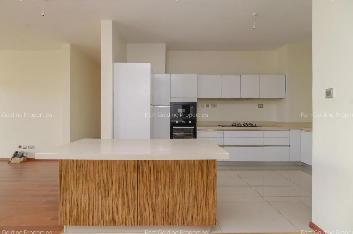 3 Bed Apartment with En Suite in Parklands - 5