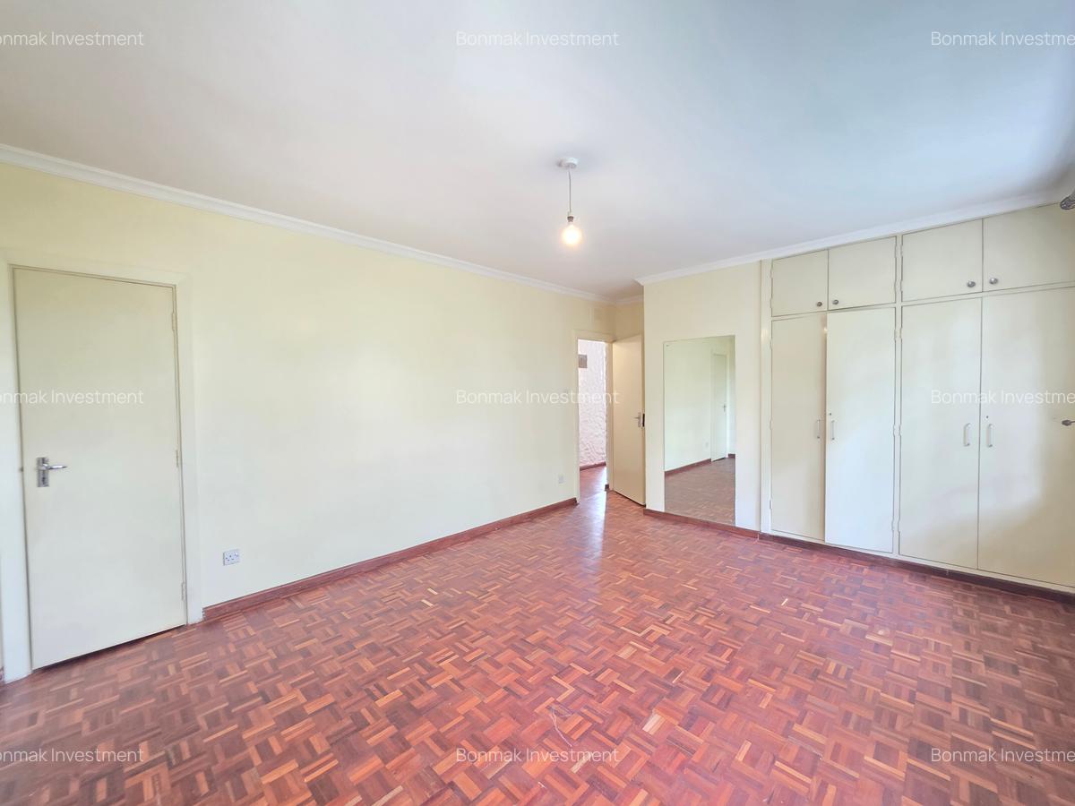 4 Bed House with En Suite at Lavington Green - 14