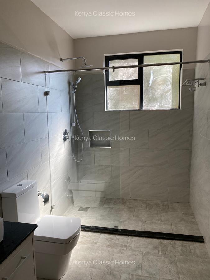 3 Bed Apartment with En Suite at Lavington - 12