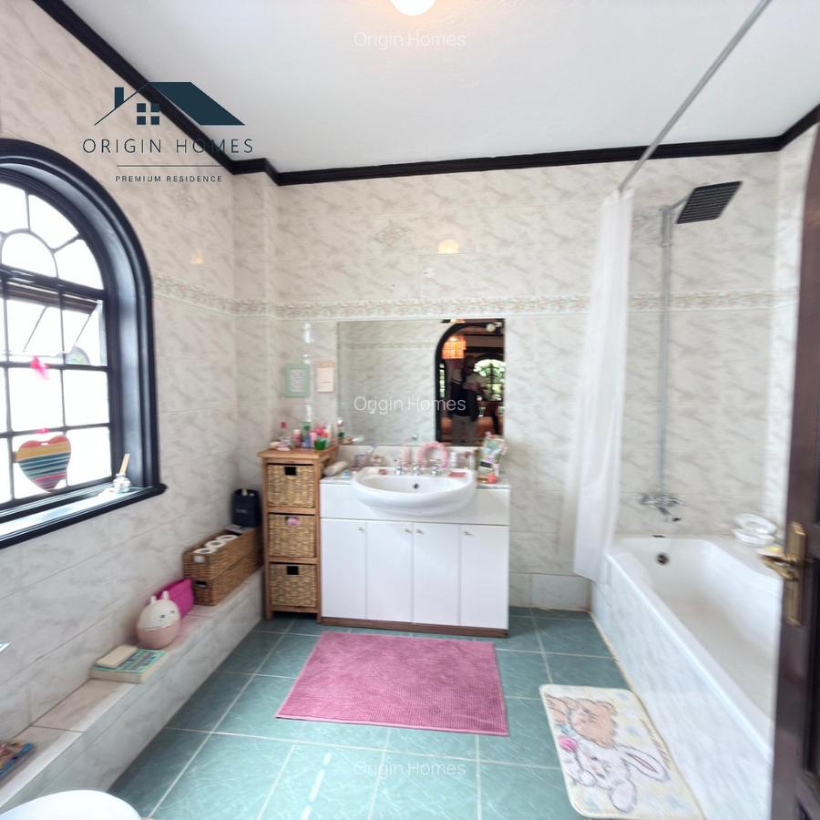 4 Bed Townhouse with En Suite at Riverside Drive - 7