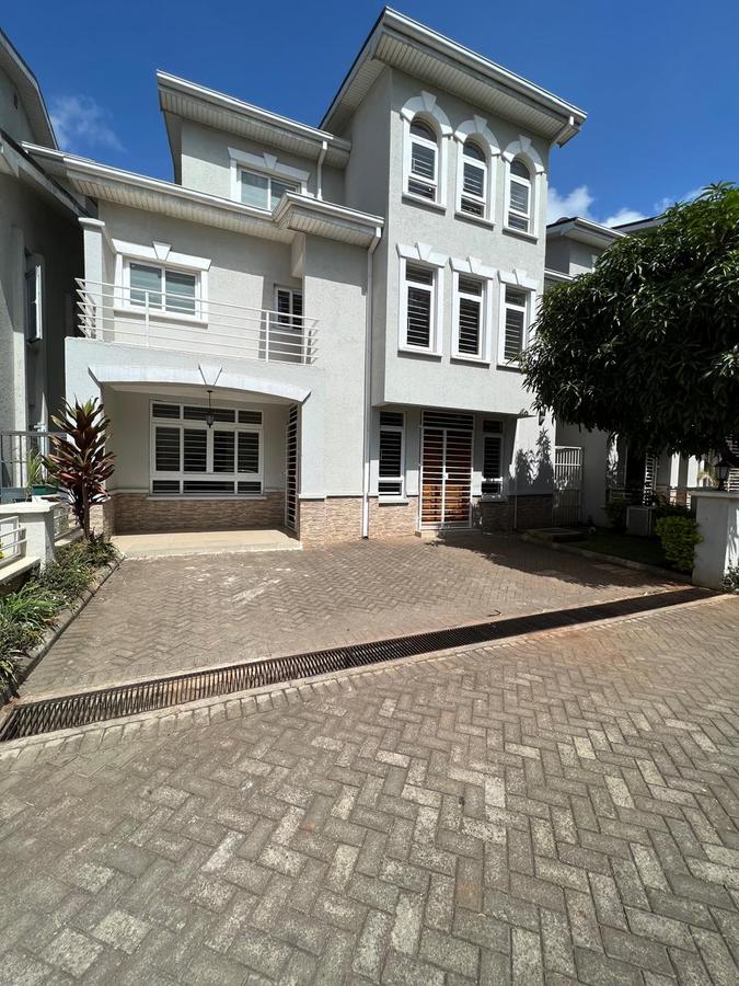 5 Bed Townhouse with En Suite in Lavington - 10