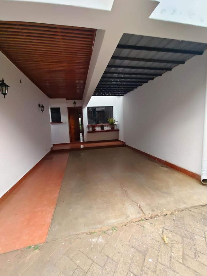 4 Bed Townhouse with En Suite at Lavington - 16