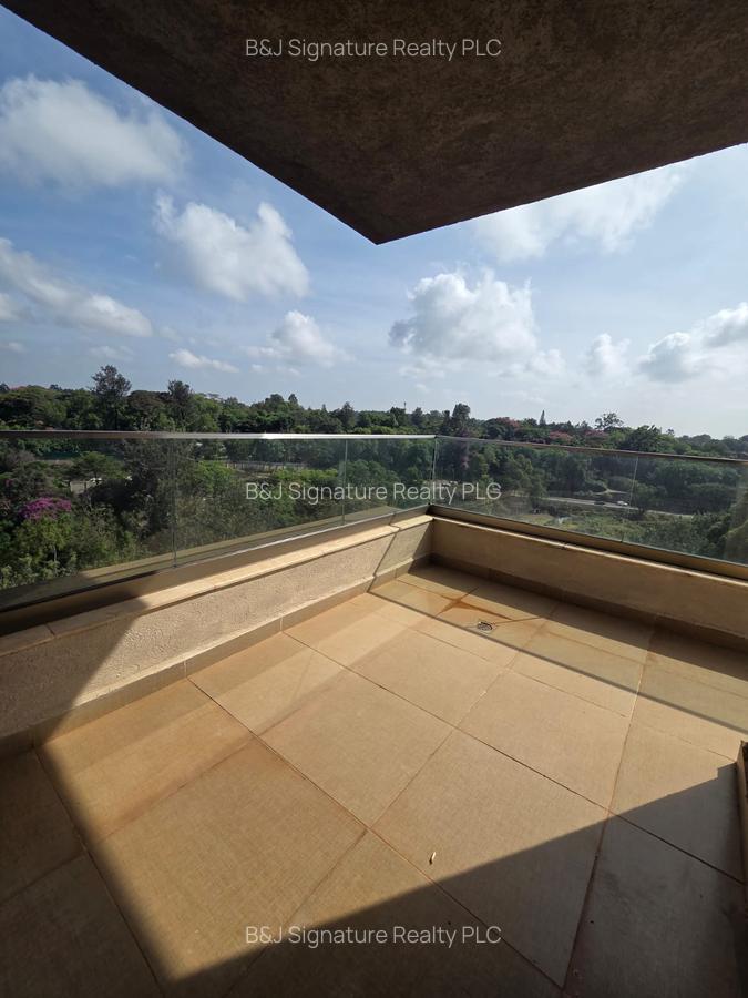 3 Bed Apartment with En Suite in Parklands - 8