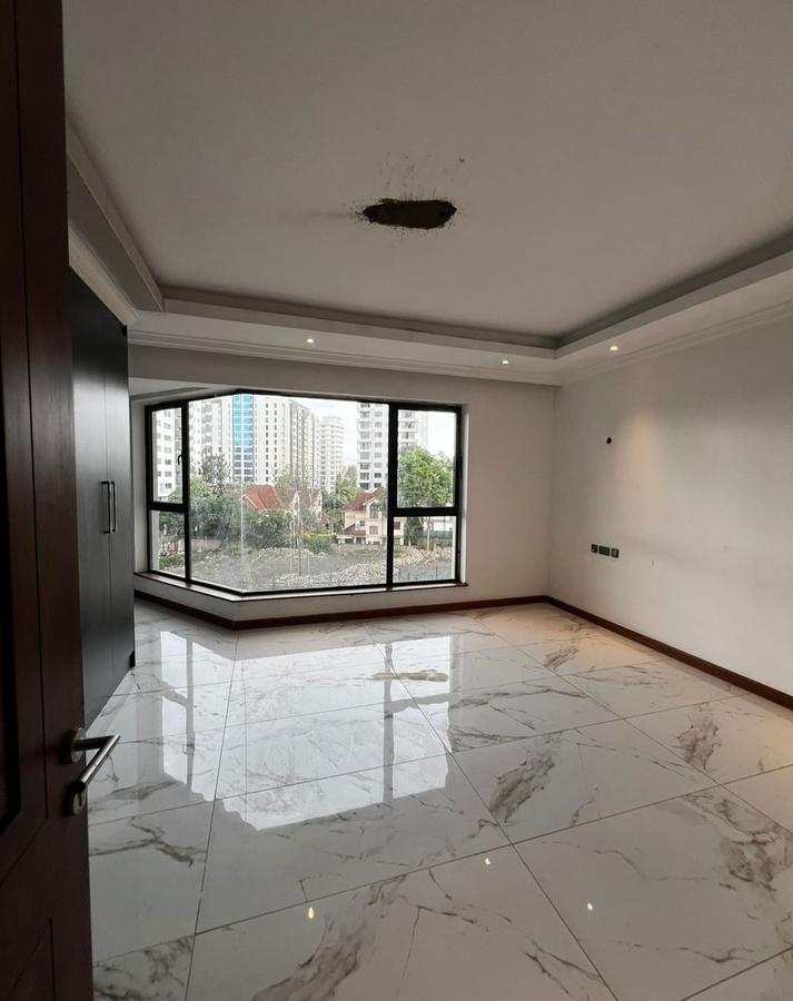 3 Bed Apartment with En Suite at Othaya Road - 5