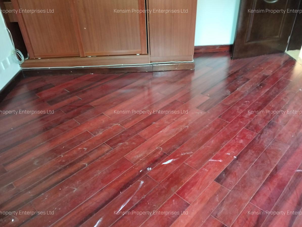 5 Bed Townhouse with En Suite in Lavington - 11