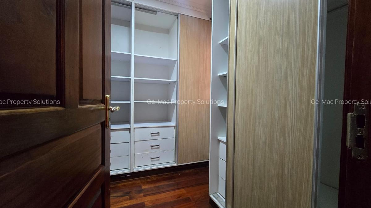 4 Bed Villa with En Suite in Kyuna - 16