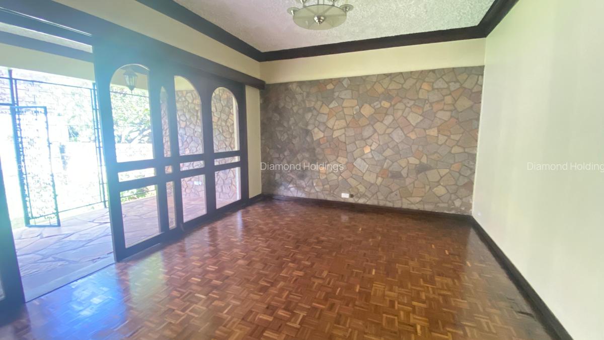 5 Bed House with En Suite at Parklands - 5