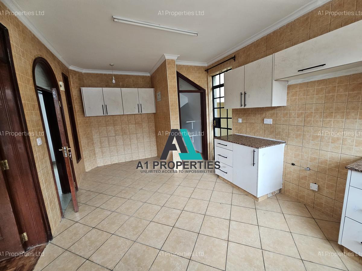 4 Bed Townhouse with En Suite in Lavington - 5