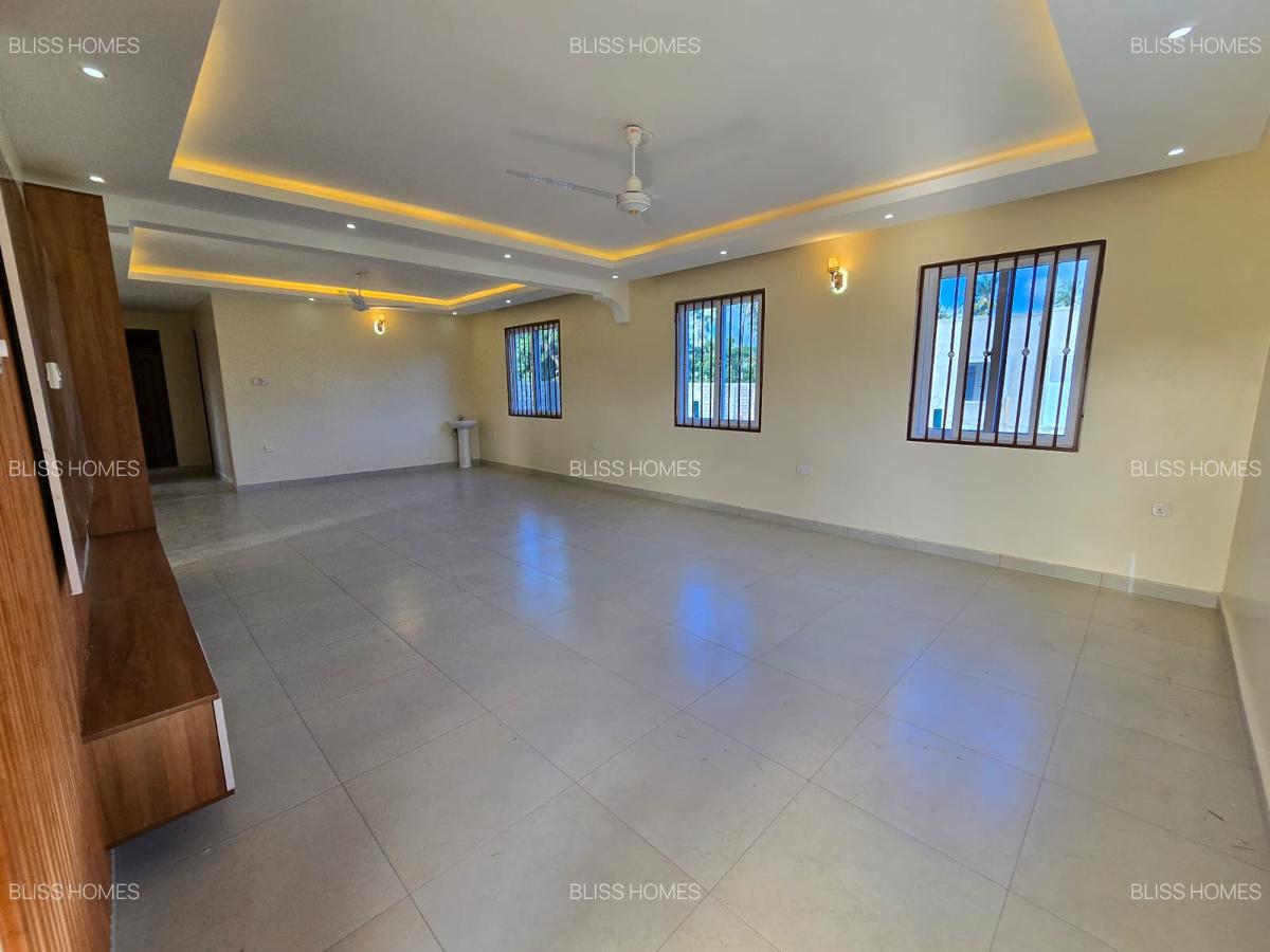 3 Bed House with Swimming Pool at Tezo - 6