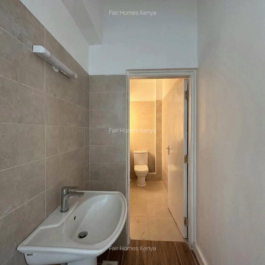 3 Bed Apartment with En Suite at Hatheru Road - 5