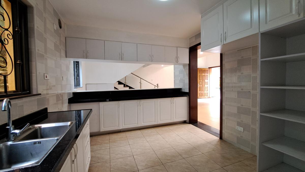 5 Bed Villa with En Suite at Chalbi Drive - 7
