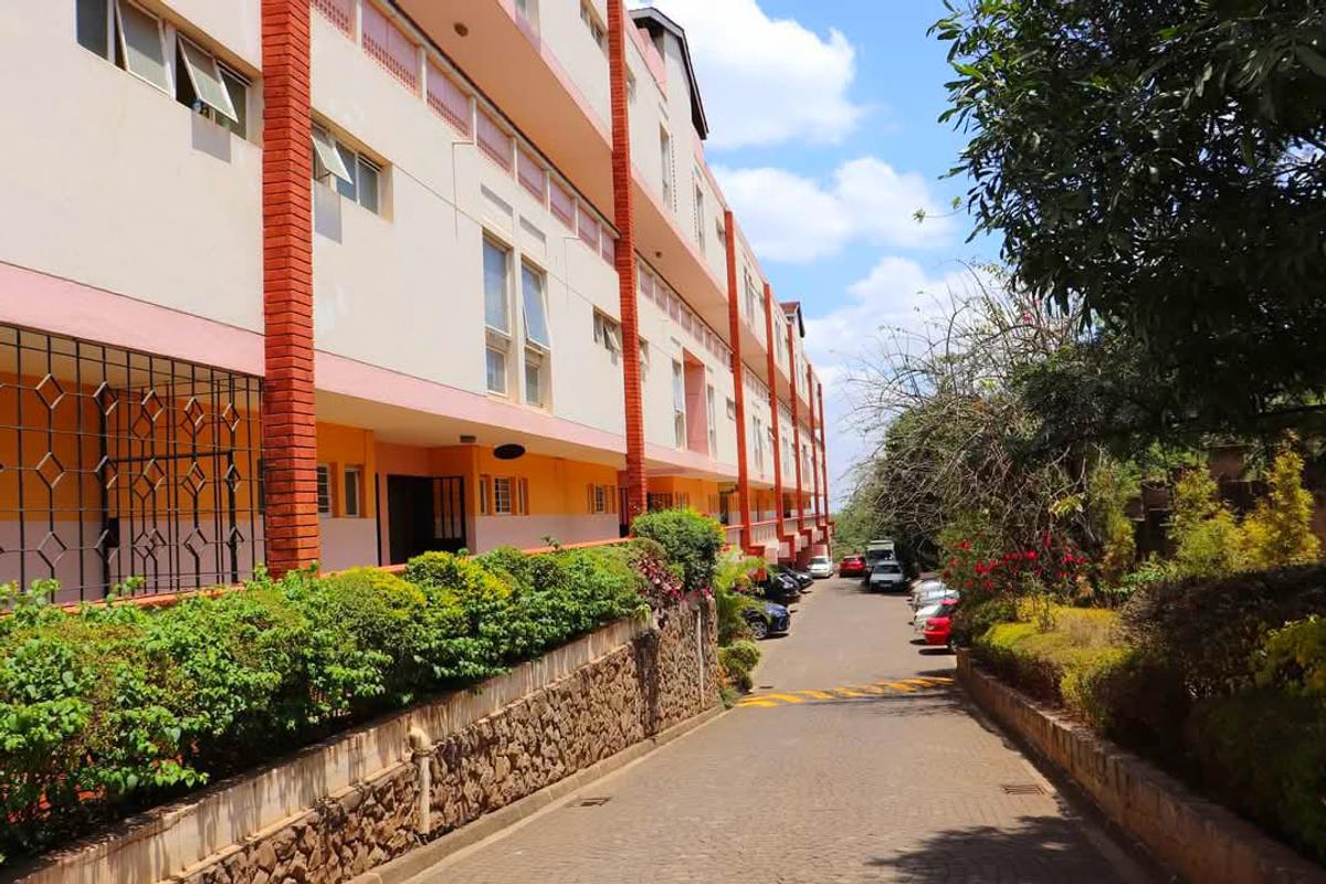1,000 ft² Office with Service Charge Included at Lower Hill Road L.r. 20971482 - 1