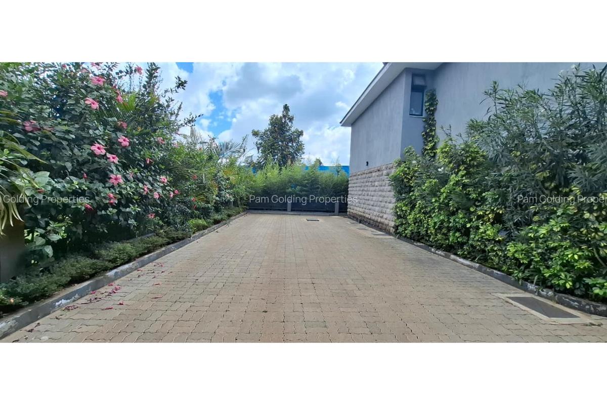 3 Bed House at Garden Estate - 17