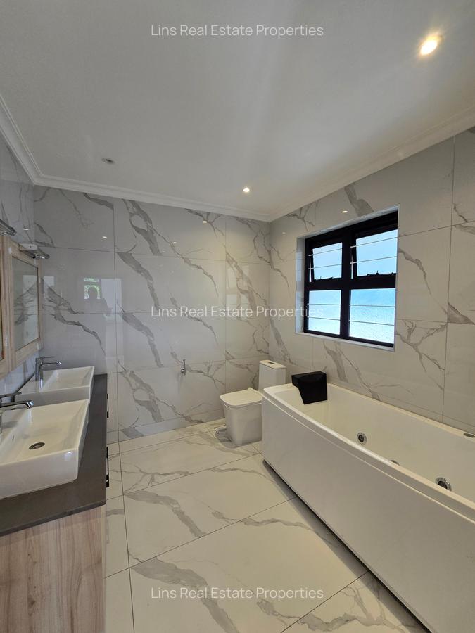 7 Bed House with En Suite in Runda - 14