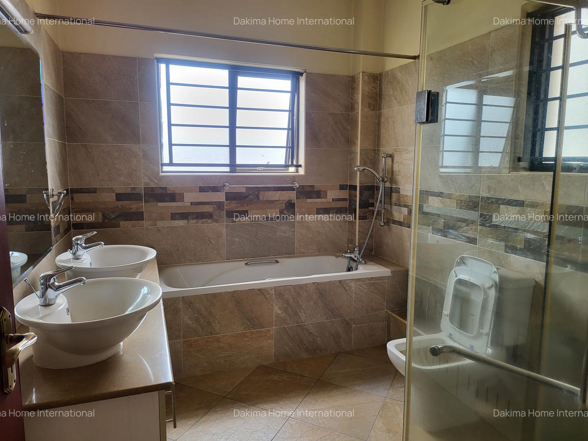 2 Bed Apartment with En Suite in Rhapta Road - 12