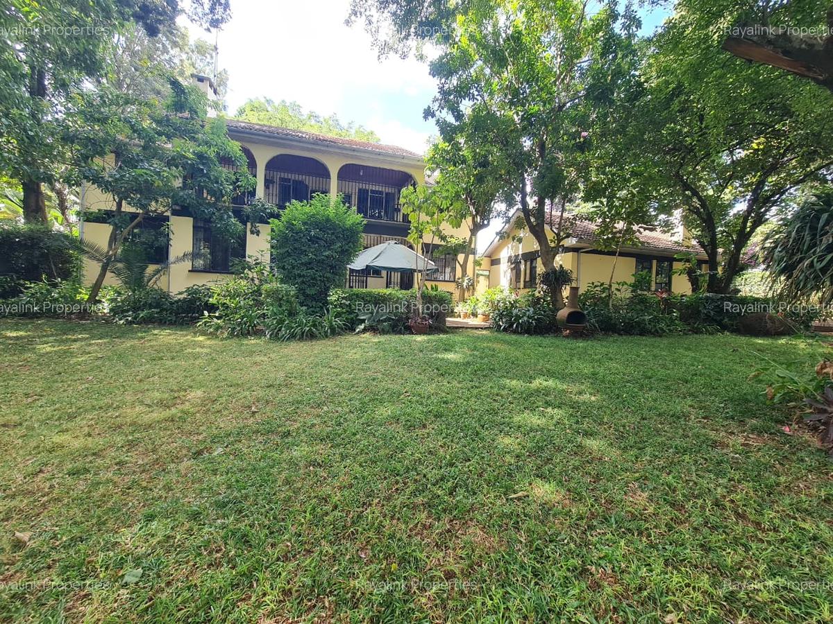 5 Bed House with En Suite at Nyari - 2