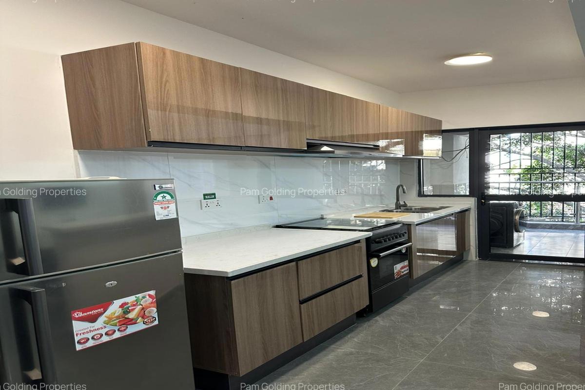 2 Bed Apartment with En Suite at Riverside Gardens - 3