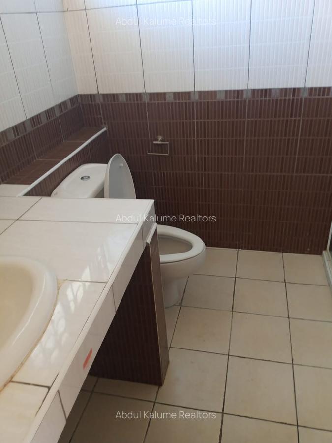 4 Bed Villa with En Suite at Nyali Mombasa - 11