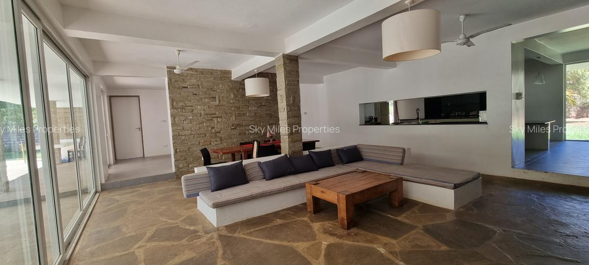 3 Bed Villa with En Suite at Aloo Drive - 13