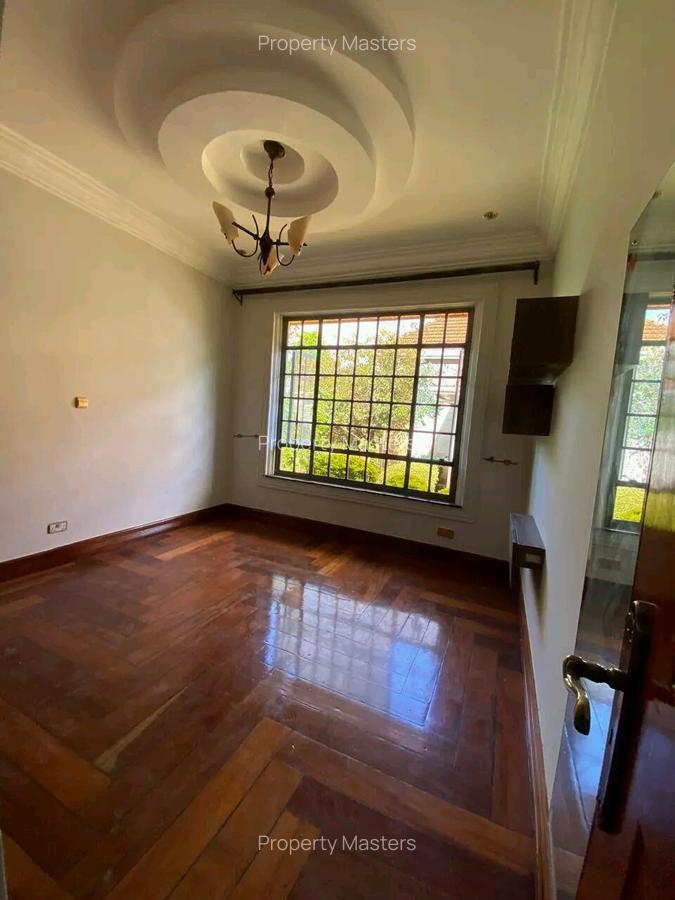 4 Bed Villa with En Suite at Njathaini Road - 6