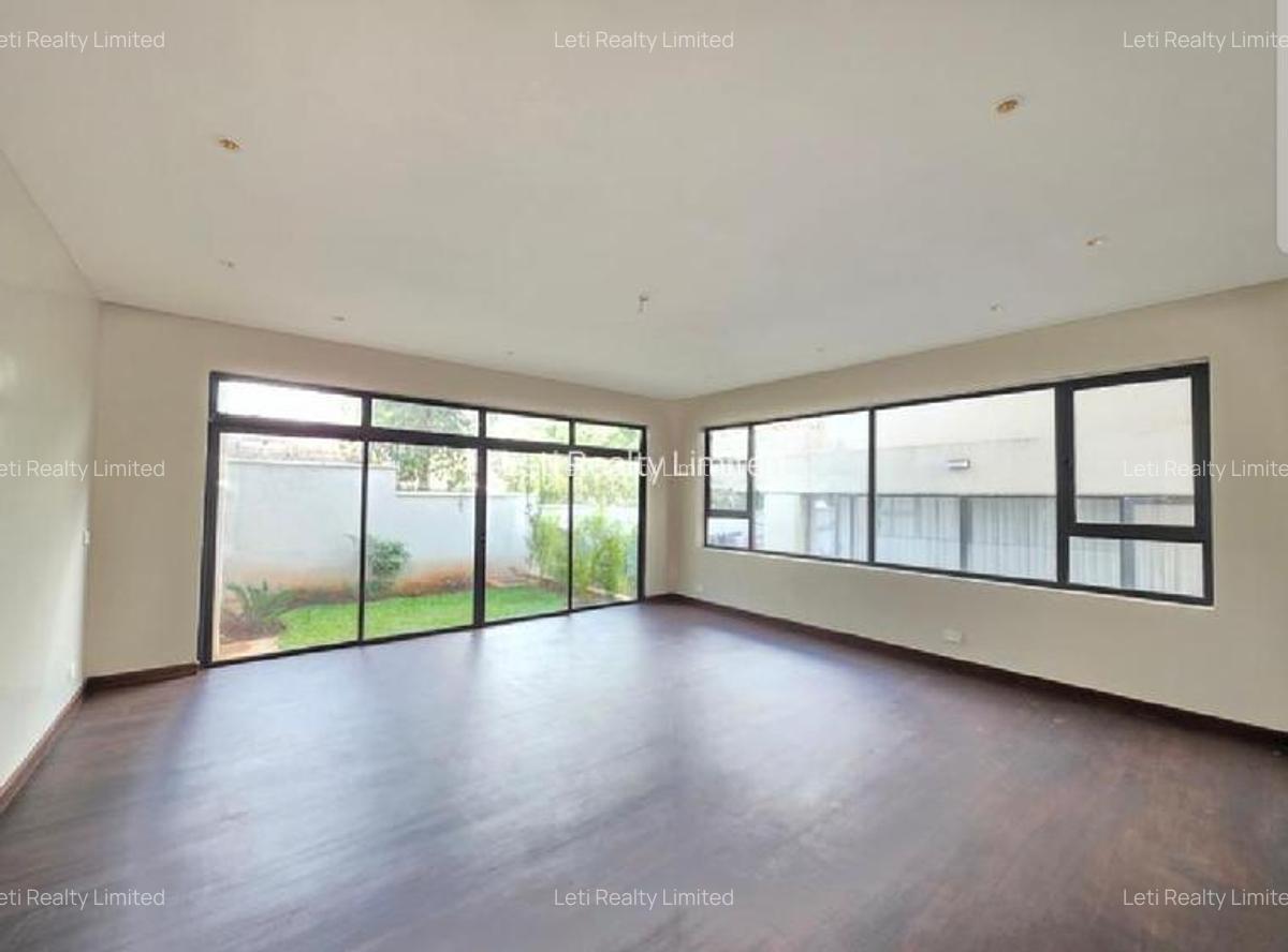 5 Bed Townhouse with En Suite in Lavington - 3