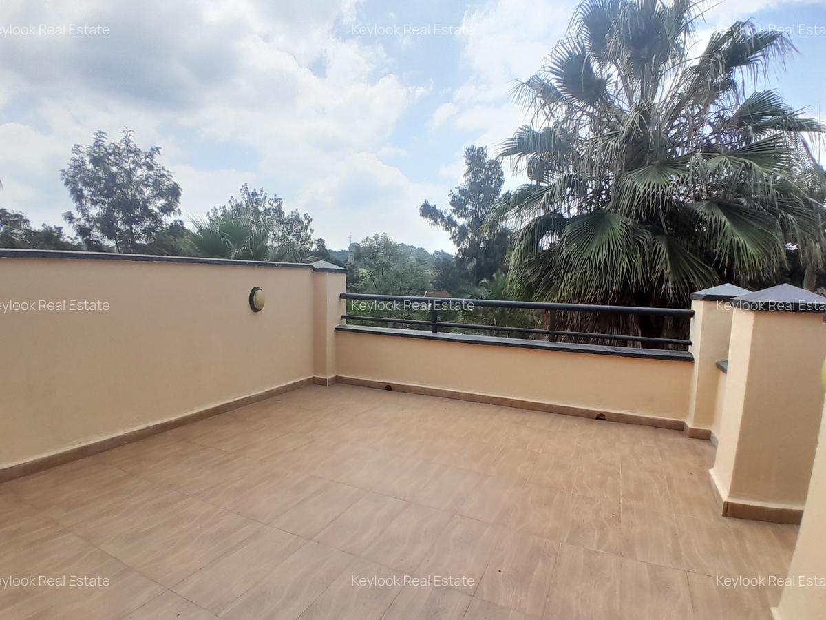 5 Bed Townhouse with En Suite at Lavington - 4