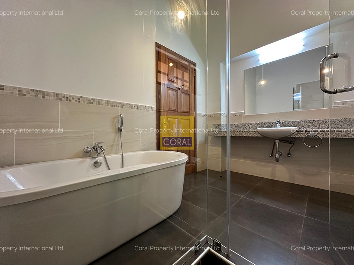 3 Bed Apartment in Nyari - 17