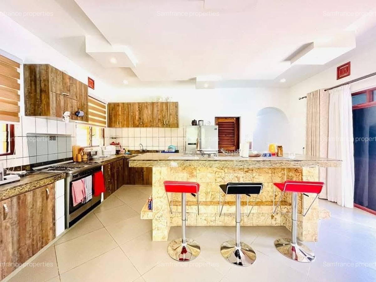 3 Bed Villa with En Suite at Lamarina Mtwapa - 11