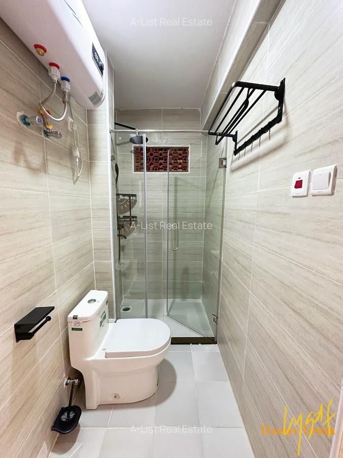 1 Bed Apartment with En Suite at Tabere Cresent - 5