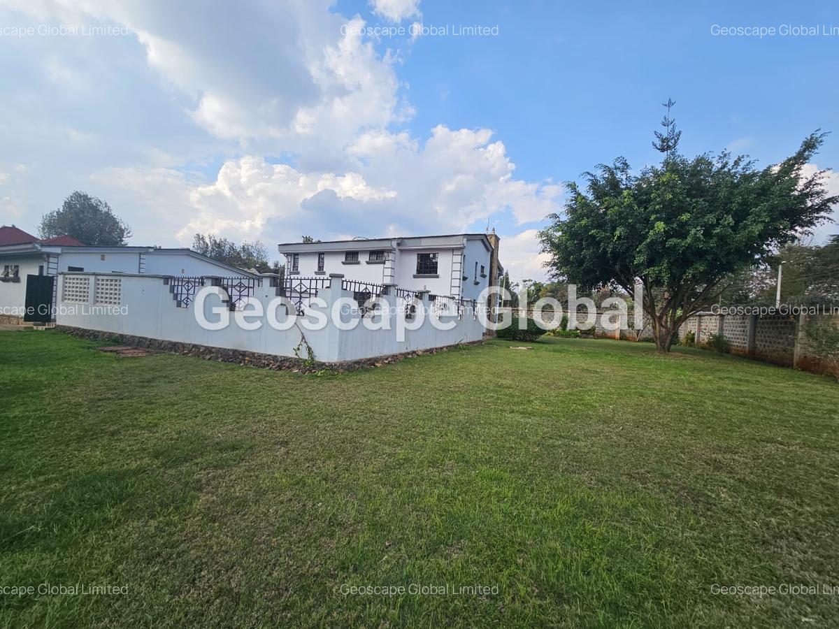 5 Bed House with En Suite in Runda - 18