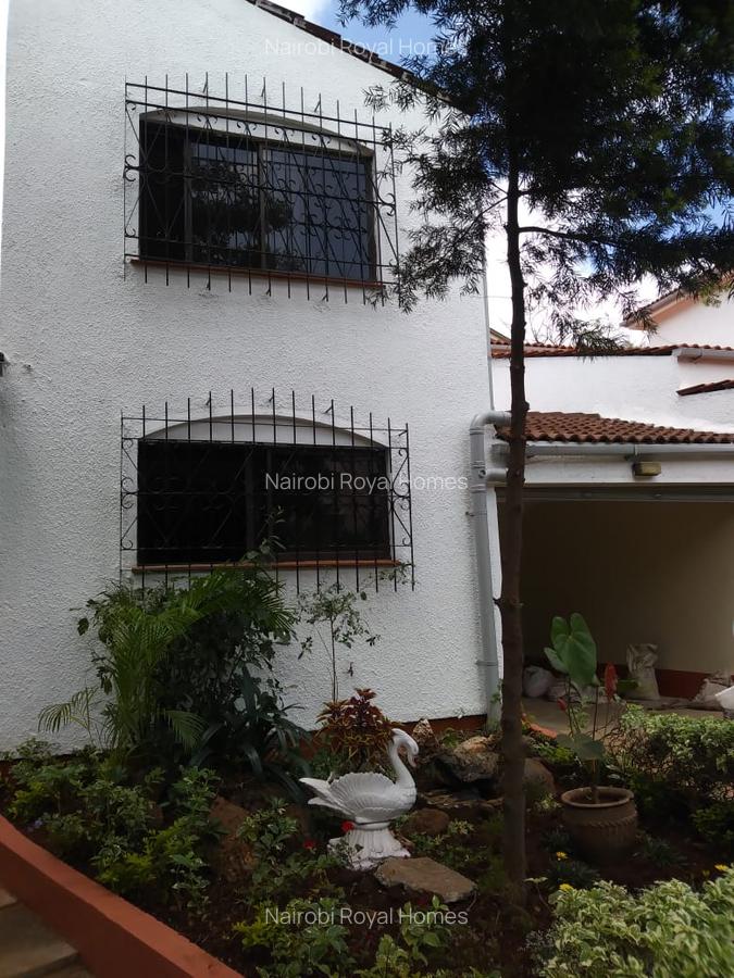 5 Bed Townhouse with En Suite at Muringa Road - 5